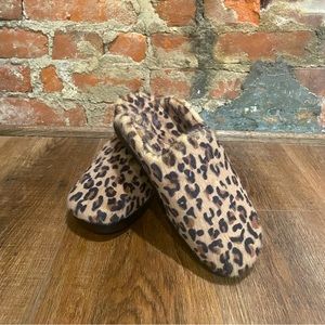 Alegria cheetah print slippers